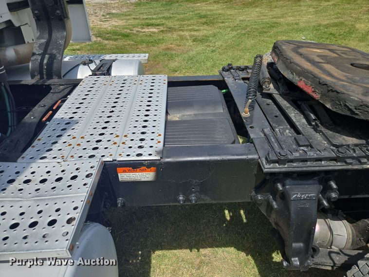 image for item EF1781 2006 Sterling A9500 semi truck