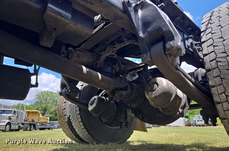 image for item EF1781 2006 Sterling A9500 semi truck