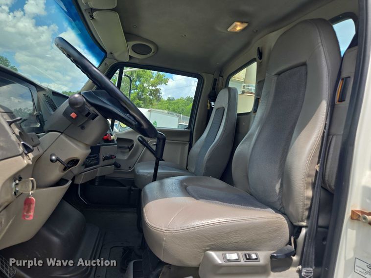 image for item EF1781 2006 Sterling A9500 semi truck