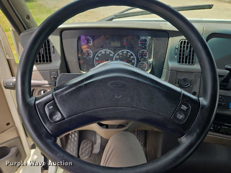 image for item EF1781 2006 Sterling A9500 semi truck