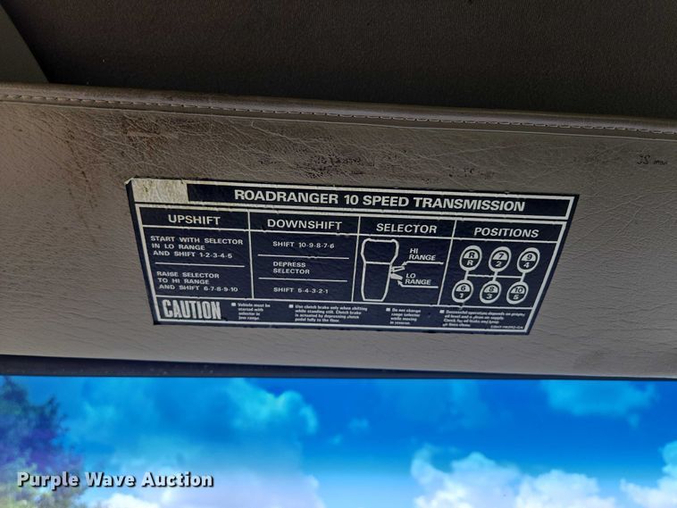 image for item EF1781 2006 Sterling A9500 semi truck