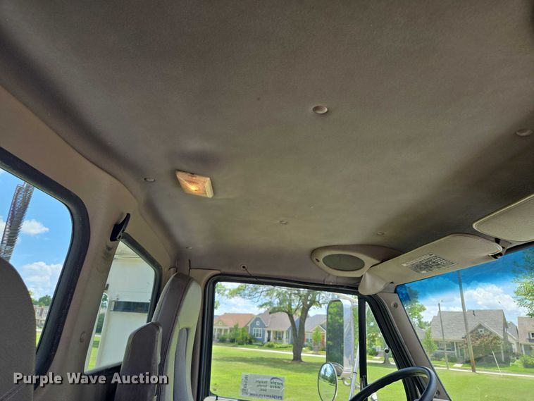 image for item EF1781 2006 Sterling A9500 semi truck