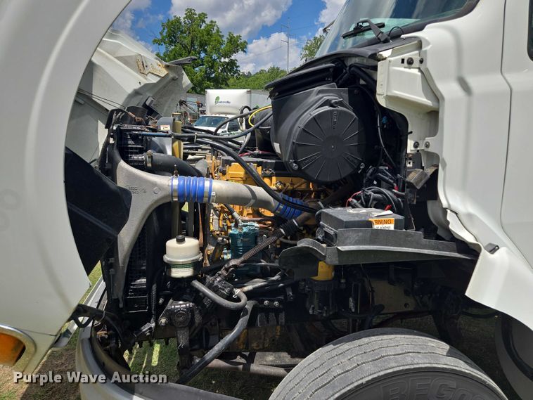 image for item EF1781 2006 Sterling A9500 semi truck