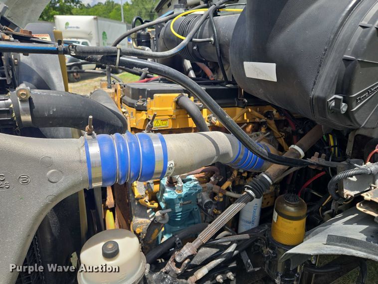 image for item EF1781 2006 Sterling A9500 semi truck