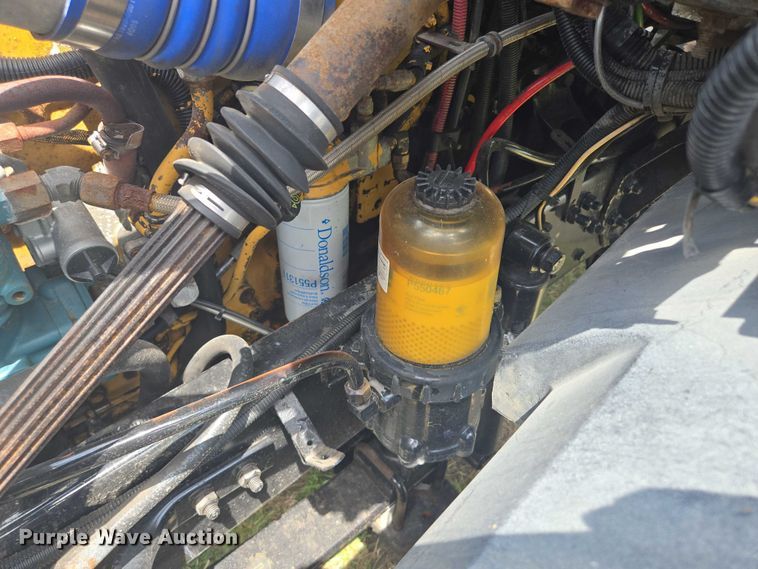 image for item EF1781 2006 Sterling A9500 semi truck