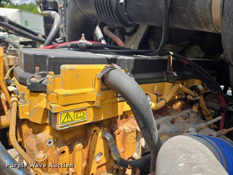 image for item EF1781 2006 Sterling A9500 semi truck