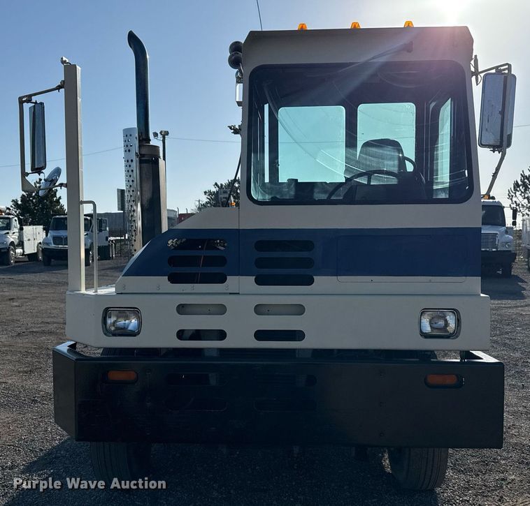 image for item EG2630 1996 Capacity yard truck