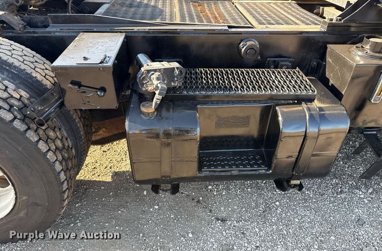 image for item EG2630 1996 Capacity yard truck