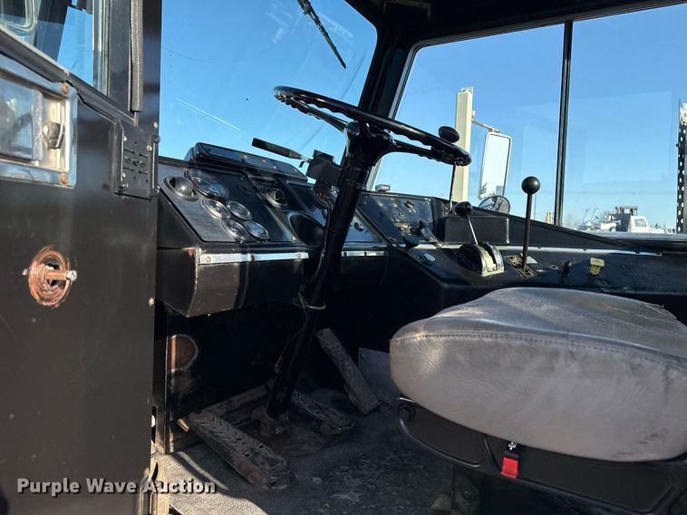 image for item EG2630 1996 Capacity yard truck