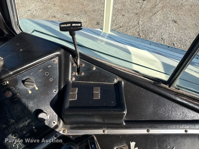 image for item EG2630 1996 Capacity yard truck