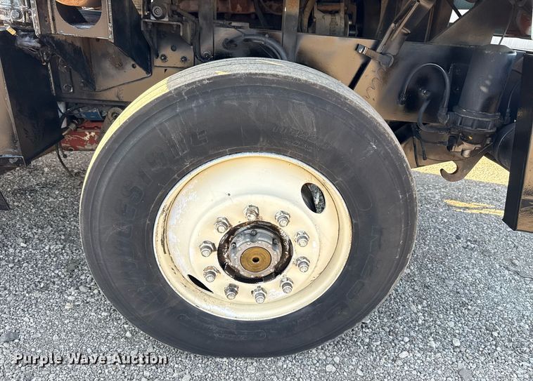 image for item EG2630 1996 Capacity yard truck