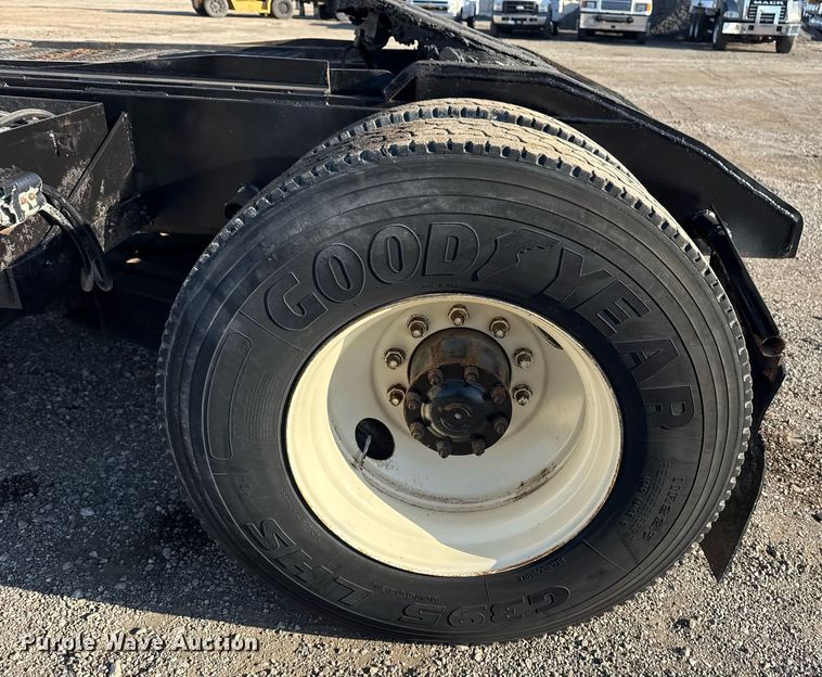 image for item EG2630 1996 Capacity yard truck