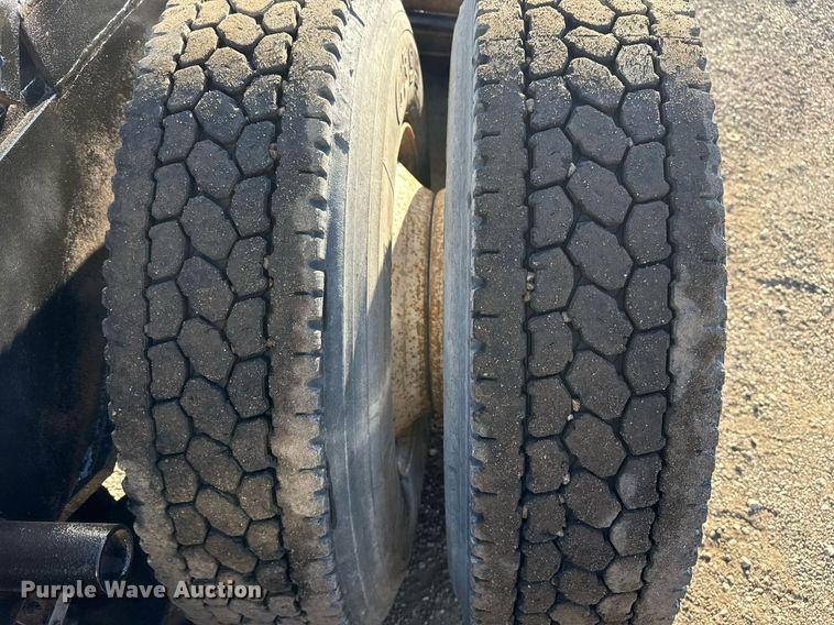 image for item EG2630 1996 Capacity yard truck