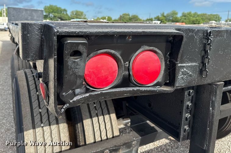 image for item EG5955 2001 Trailmobile flatbed trailer