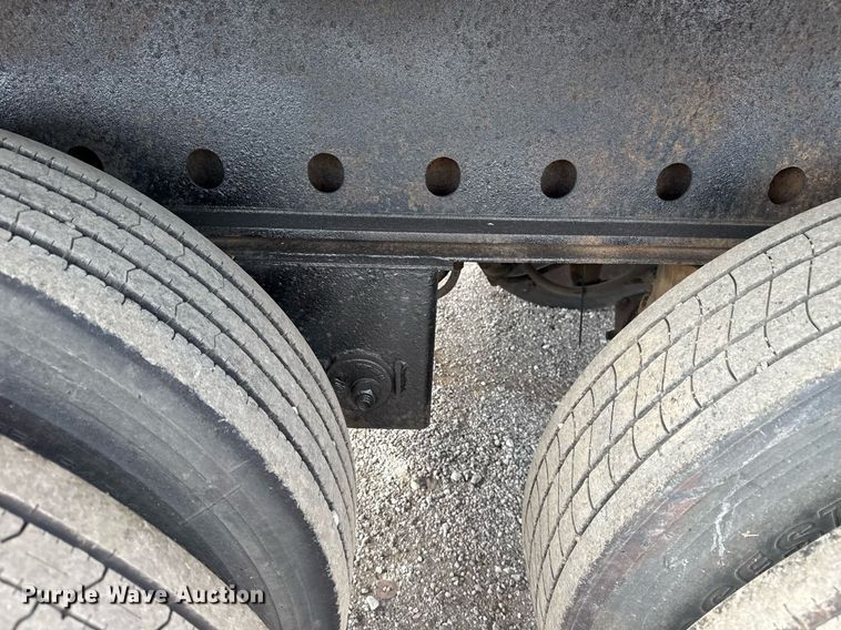 image for item EG5955 2001 Trailmobile flatbed trailer