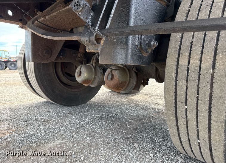 image for item EG5955 2001 Trailmobile flatbed trailer