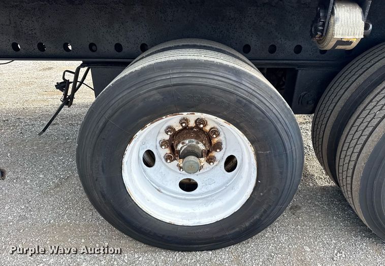 image for item EG5955 2001 Trailmobile flatbed trailer