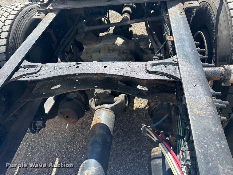 image for item EG5958 2016 Freightliner Cascadia semi truck