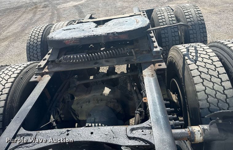 image for item EG5958 2016 Freightliner Cascadia semi truck