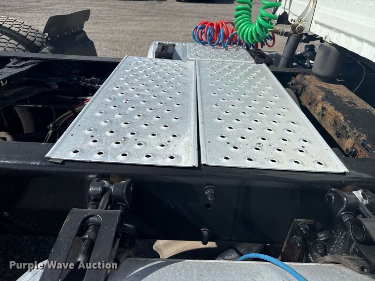 image for item EG5958 2016 Freightliner Cascadia semi truck