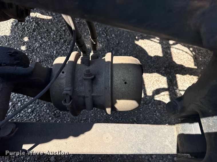 image for item EG5958 2016 Freightliner Cascadia semi truck