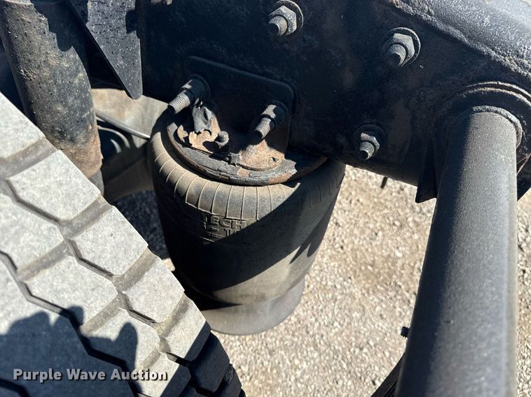 image for item EG5958 2016 Freightliner Cascadia semi truck