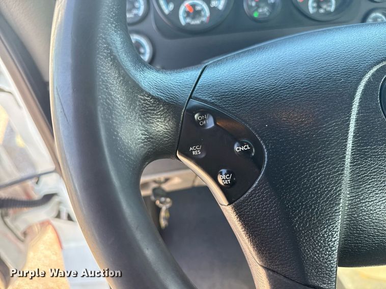 image for item EG5958 2016 Freightliner Cascadia semi truck