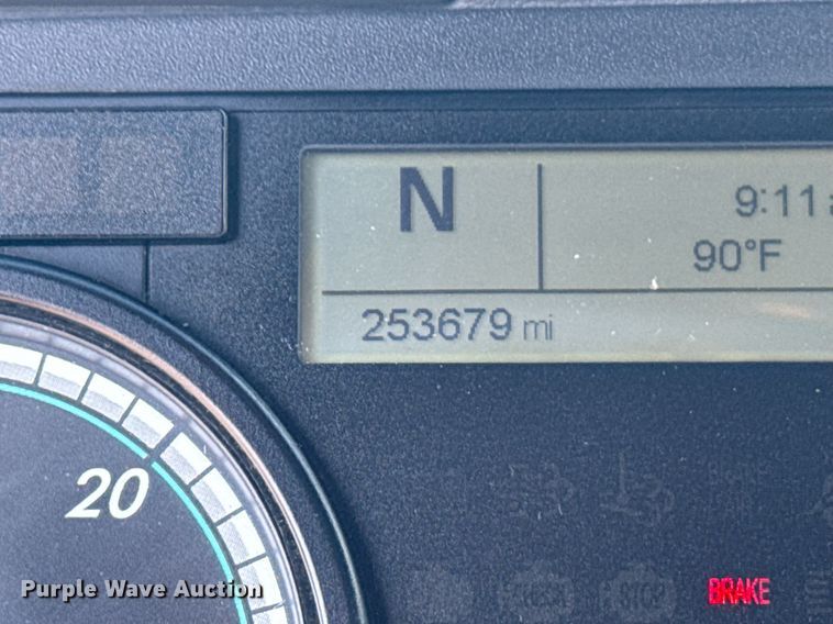 image for item EG5958 2016 Freightliner Cascadia semi truck