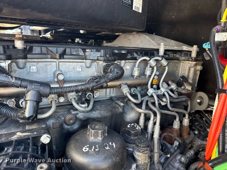 image for item EG5958 2016 Freightliner Cascadia semi truck