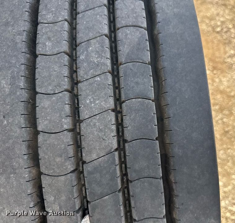 image for item EG5958 2016 Freightliner Cascadia semi truck