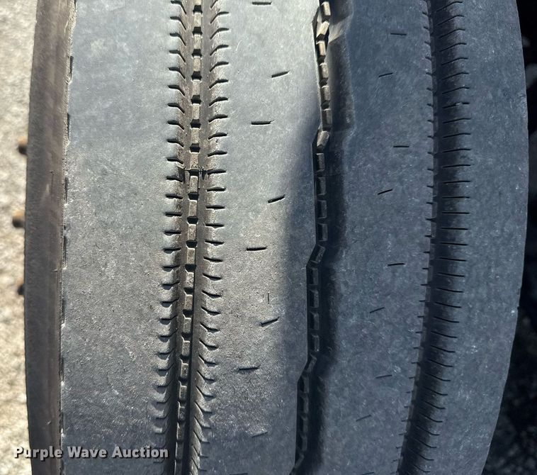 image for item EG5958 2016 Freightliner Cascadia semi truck