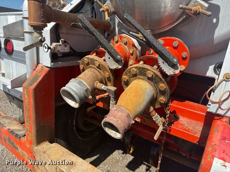 image for item EG5959 2012 Dragon Products vacuum trailer