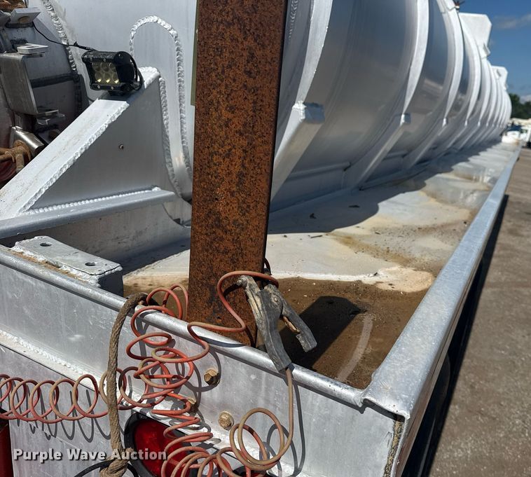 image for item EG5959 2012 Dragon Products vacuum trailer