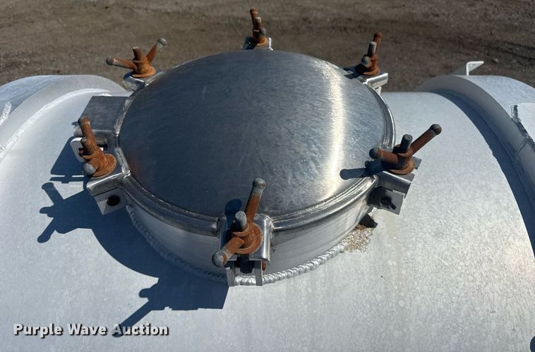 image for item EG5959 2012 Dragon Products vacuum trailer