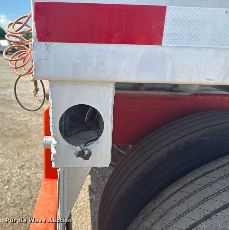 image for item EG5959 2012 Dragon Products vacuum trailer