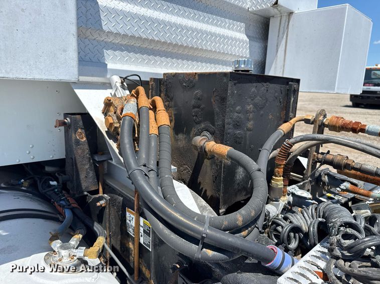 image for item EG5961 2012 Kenworth W900 semi truck