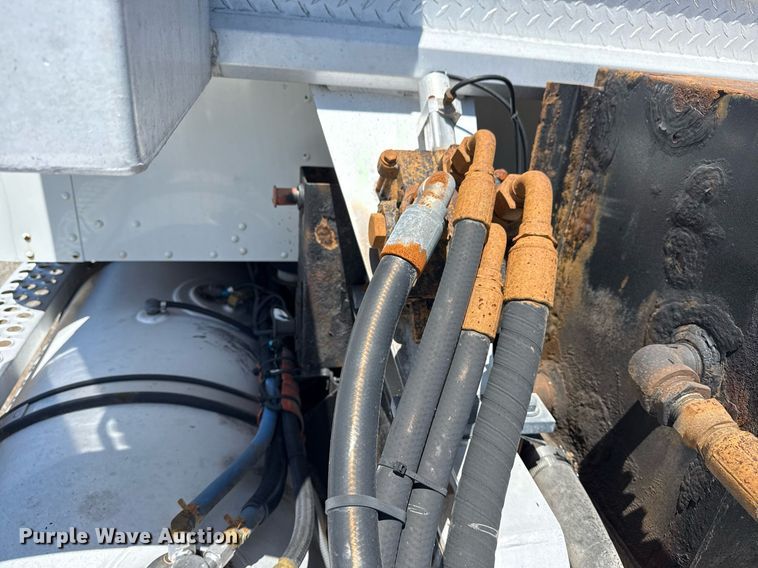 image for item EG5961 2012 Kenworth W900 semi truck