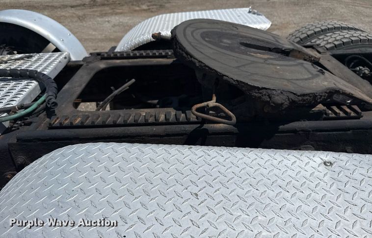 image for item EG5961 2012 Kenworth W900 semi truck