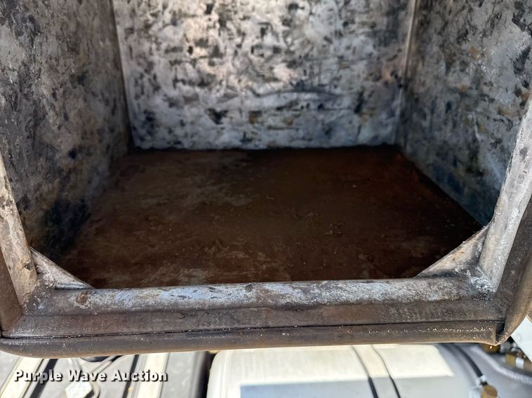 image for item EG5961 2012 Kenworth W900 semi truck