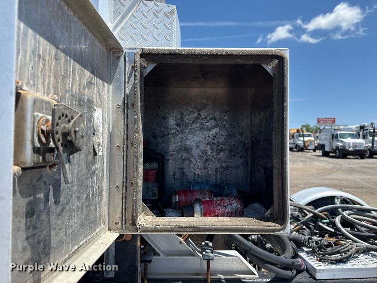 image for item EG5961 2012 Kenworth W900 semi truck