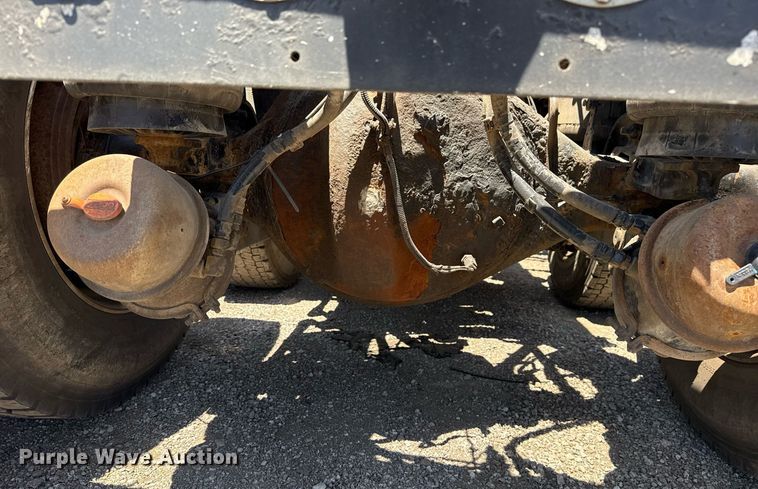 image for item EG5961 2012 Kenworth W900 semi truck