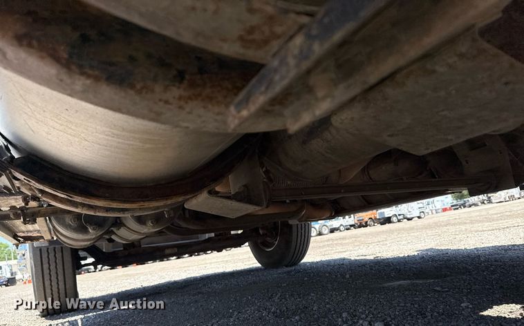 image for item EG5961 2012 Kenworth W900 semi truck