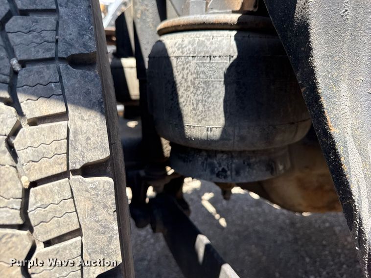 image for item EG5961 2012 Kenworth W900 semi truck