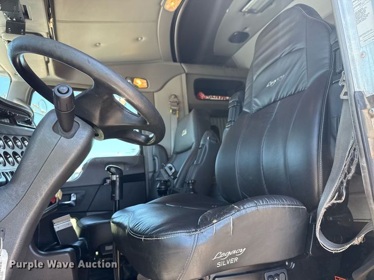 image for item EG5961 2012 Kenworth W900 semi truck