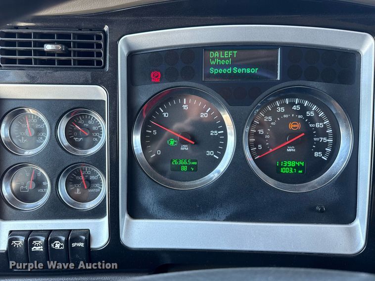 image for item EG5961 2012 Kenworth W900 semi truck