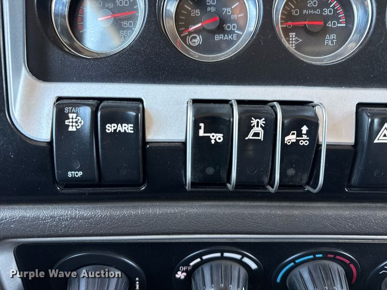 image for item EG5961 2012 Kenworth W900 semi truck