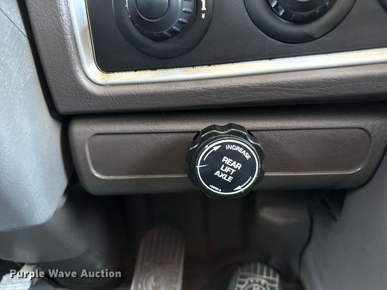 image for item EG5961 2012 Kenworth W900 semi truck