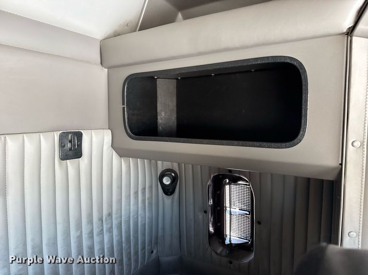 image for item EG5961 2012 Kenworth W900 semi truck