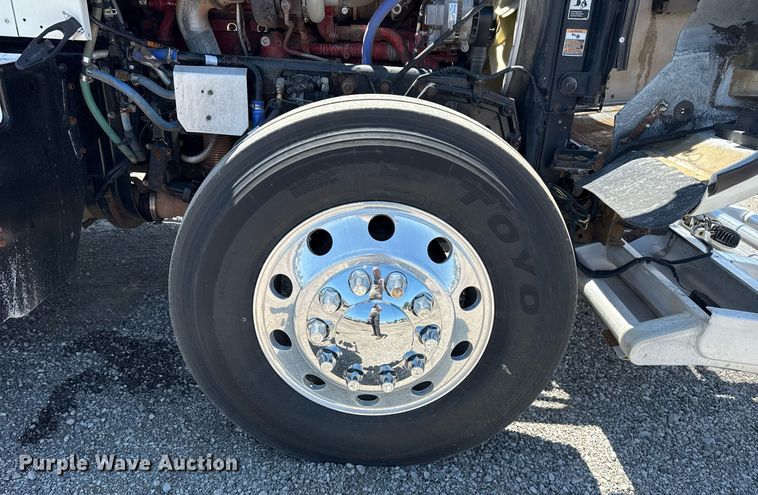 image for item EG5961 2012 Kenworth W900 semi truck