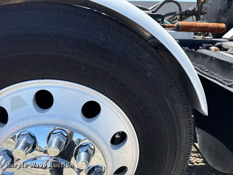 image for item EG5961 2012 Kenworth W900 semi truck